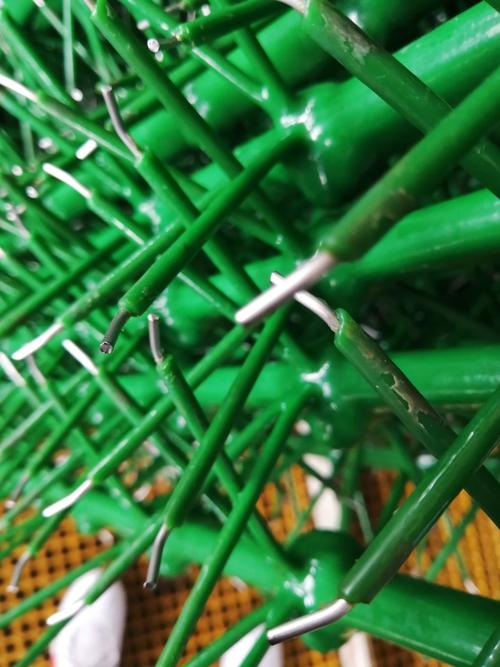 田必灿,公司经营范围包括:金属,塑料表面处理材料,