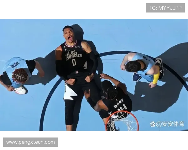 尽管三分球失准大球依然贡献7篮板5助攻展现全能表现